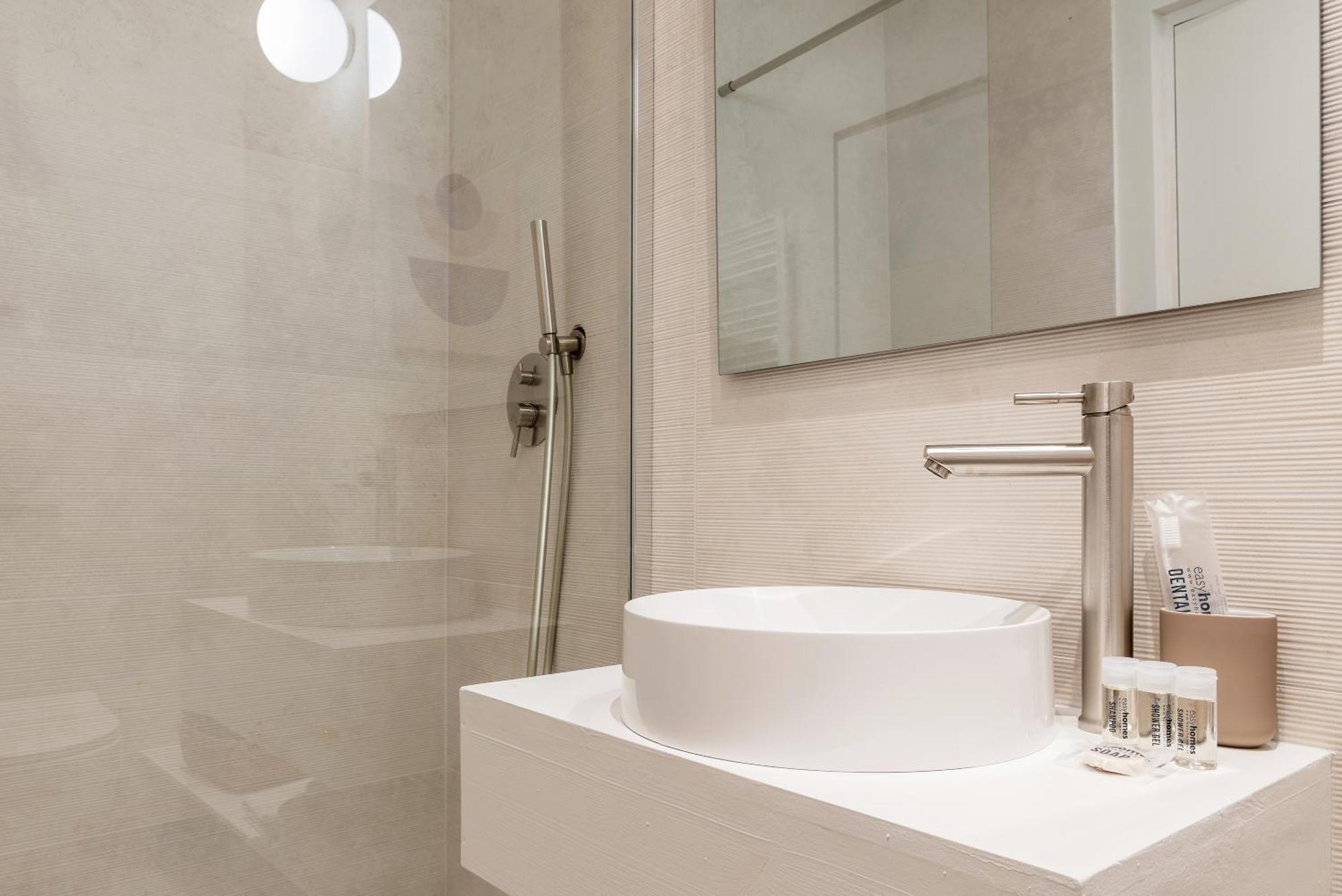 Easyhomes-City Centre Suites มิลาน ภายนอก รูปภาพ
